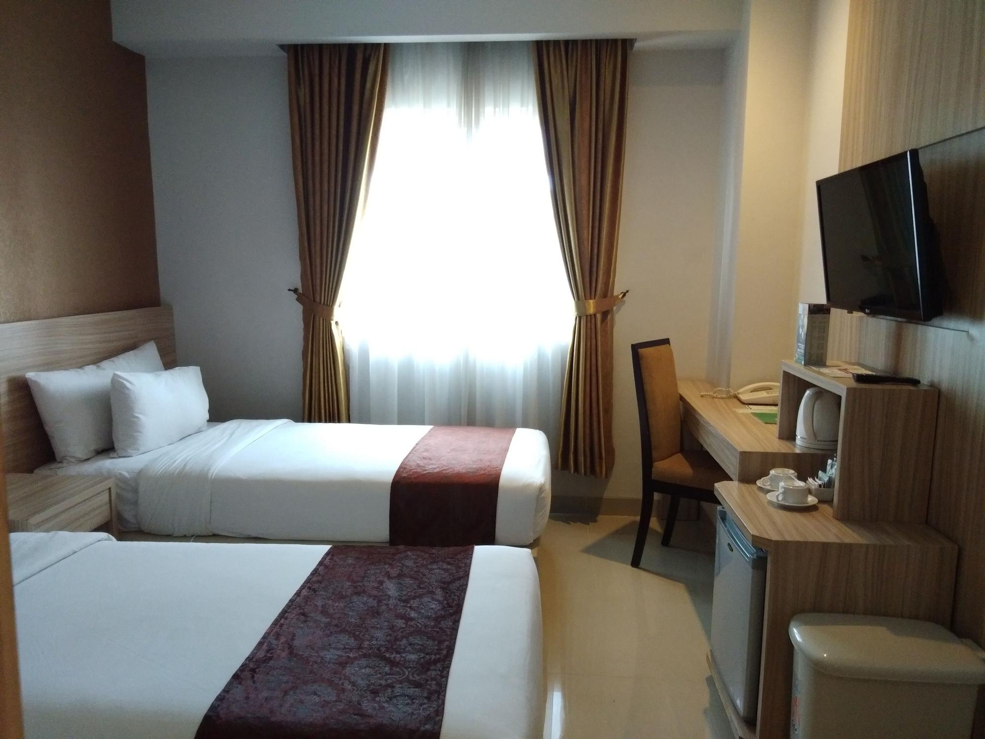 Lorin Syariah Solo Hotel Экстерьер фото