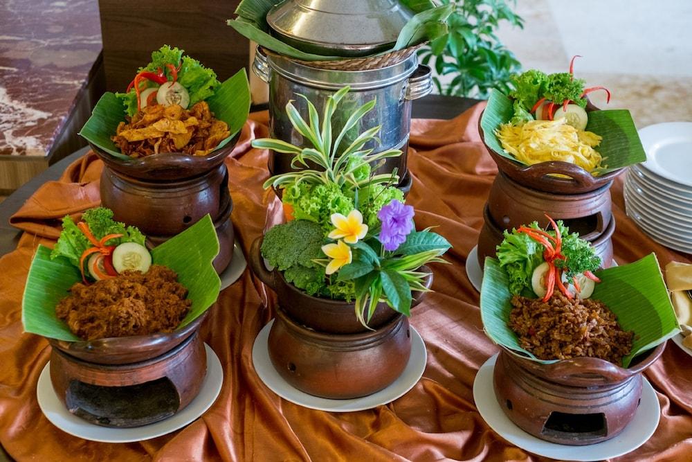Lorin Syariah Solo Hotel Экстерьер фото