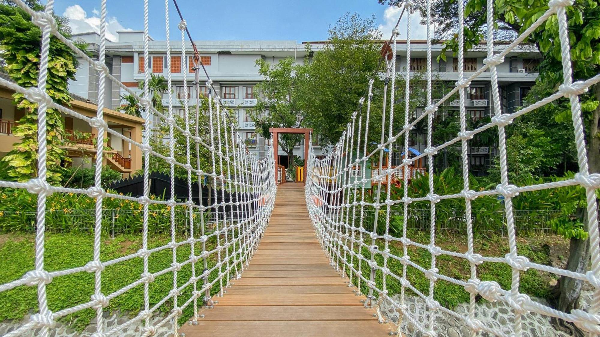 Lorin Syariah Solo Hotel Экстерьер фото