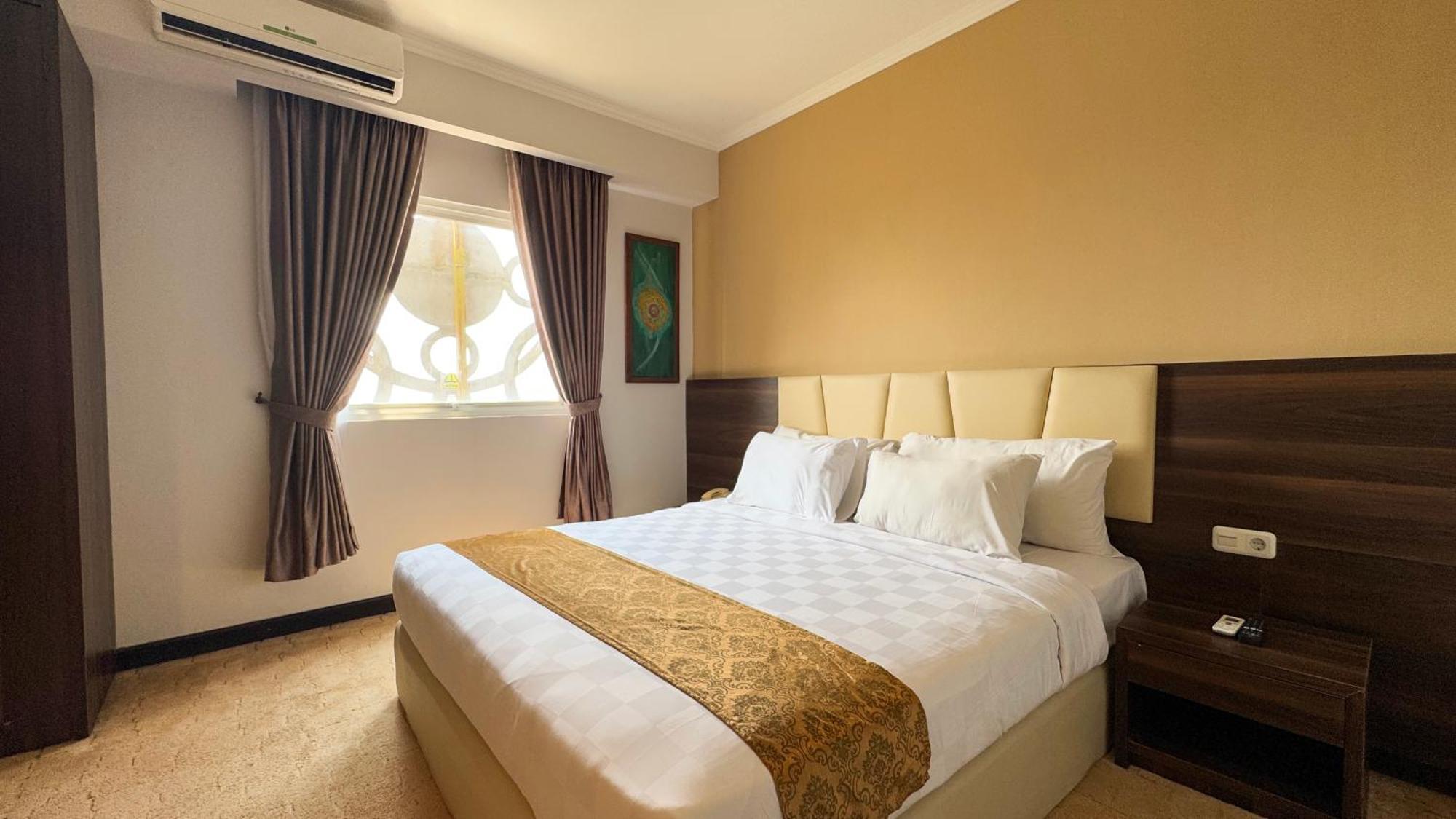 Lorin Syariah Solo Hotel Экстерьер фото