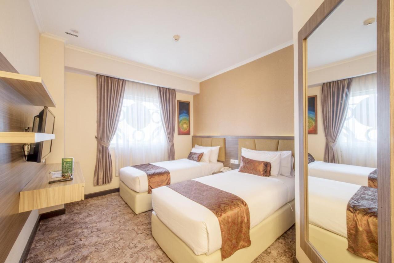 Lorin Syariah Solo Hotel Экстерьер фото